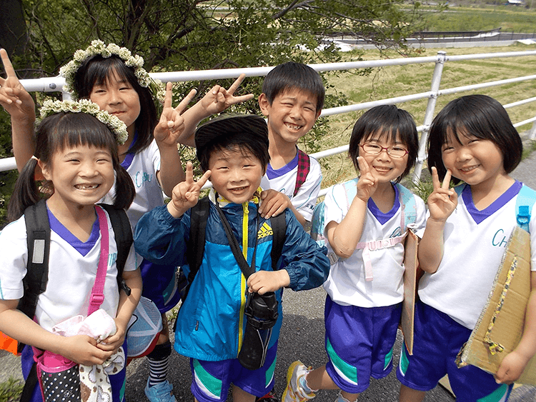 児童たちの笑顔